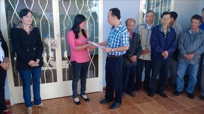 Trao tặng nhà nhân ái cho thanh niên có hoàn cảnh khó khăn